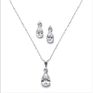 Pear shaped necklace set